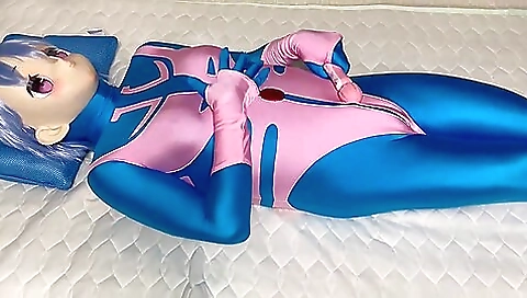 Sexy girl with a nice figure got on her knees and masturbated