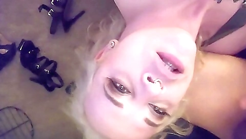 Blonde girl with a big ass takes a long piss in front