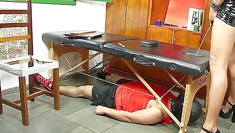 Tattooed shemale fuck guy with a blowjob and a cumshot