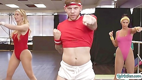 Yoga instructor doing a deepthroat and a sexy pose with her babe