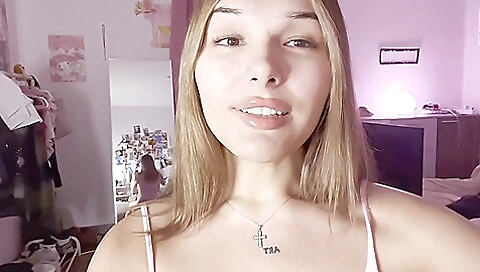 Bareback sex for a tattooed babe in amateur porn clip